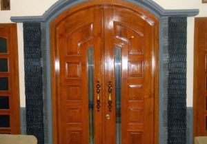 pintu spanyol minimalis