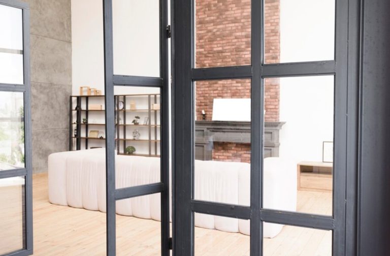 apakah pintu geser pakai kusen